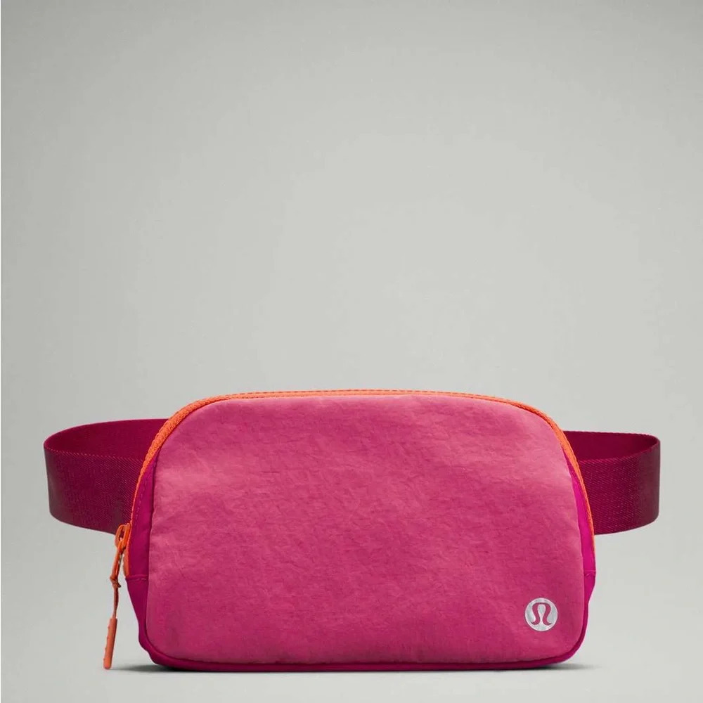 🆕 Lululemon Everywhere Belt Bag - Pink Lychee / Ripe Raspberry - Picture 8 of 9